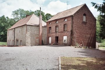 Foto van <p>Moulin de Bitremont</p>, Bury (Péruwelz), Foto: Robert Van Ryckeghem, Sint-Andries, 02.06.2013 | Database Belgische molens