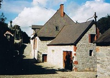 Foto van <p>Moulin de Basse-Ville</p>, Chimay, Foto: Robert Van Ryckeghem, 14.08.2008 | Database Belgische molens