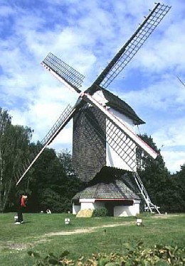 Foto van Standaardmolen van Millegem, Genk-Bokrijk, Foto: (c) Molencentrum, Roosendaal (Nederland) | Database Belgische molens