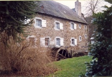 Foto van Moulin d'Olenne, Felenne (Beauraing), Foto: Jean-Paul Vingerhoed | Database Belgische molens